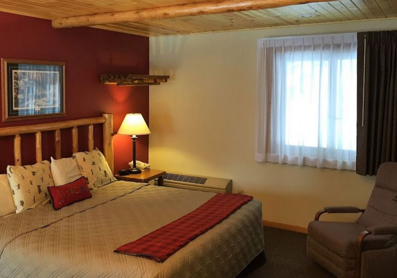 Northwoods Lodge (High Life Motel) - Recent Photos As Of 2022 (newer photo)